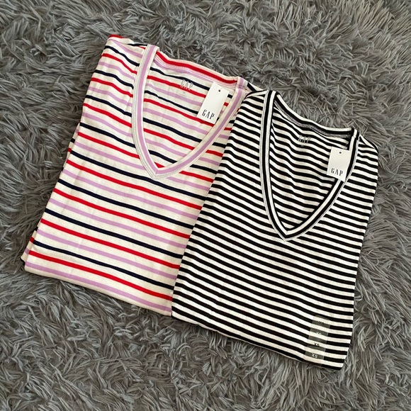 Bundle of 2 cotton tops - Picture 1 of 7